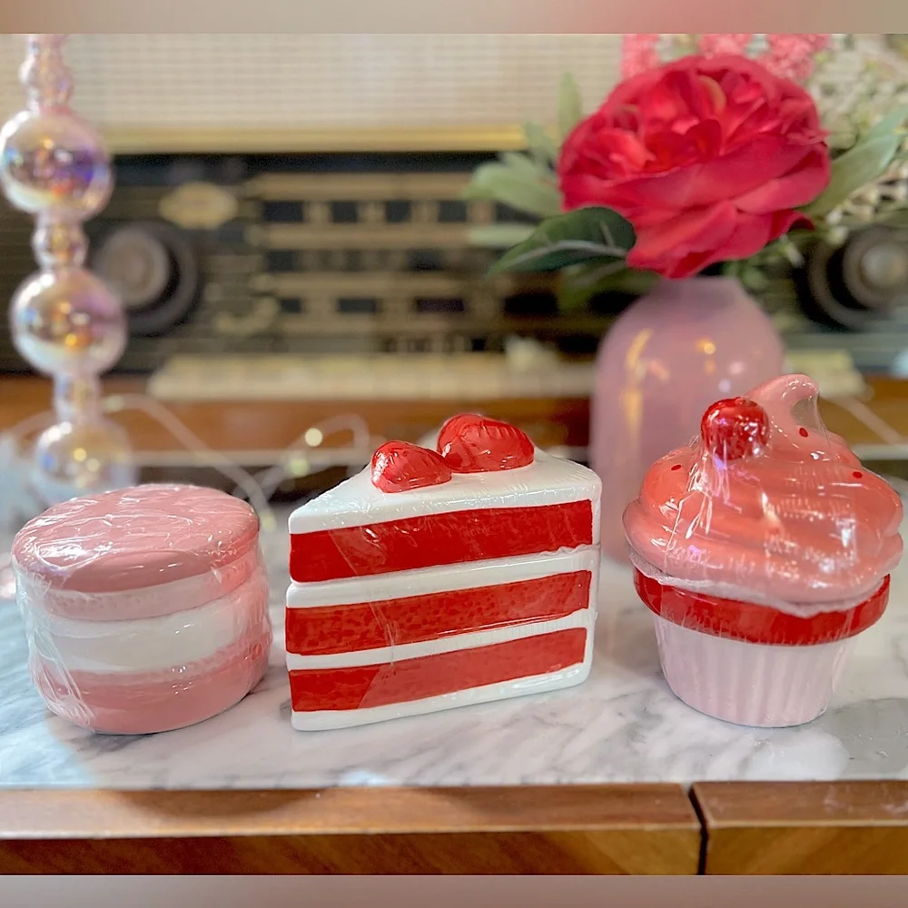 ✨NEW🩷Target Bullseye Playground 2024 Valentines Day Trinket Dessert Set🍰